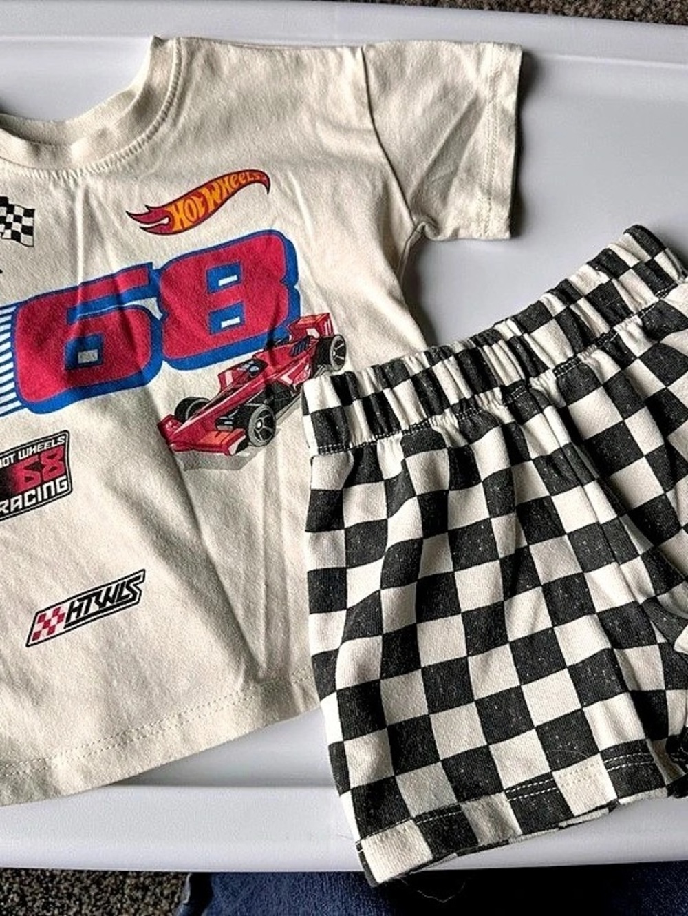 Disney hot wheels Matching Racing Graphic Set Baby 18M